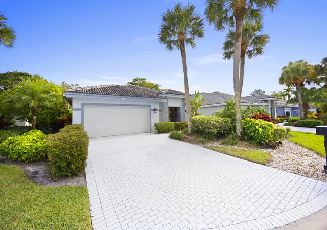 3rd image of 10106 Spyglass Wy, Boca Raton, FL 33498 | MLS# R11161091