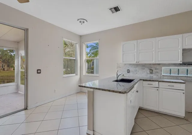 5th image of 1008 Nw Tuscany Dr, Port Saint Lucie, FL 34986 | MLS# R11161105
