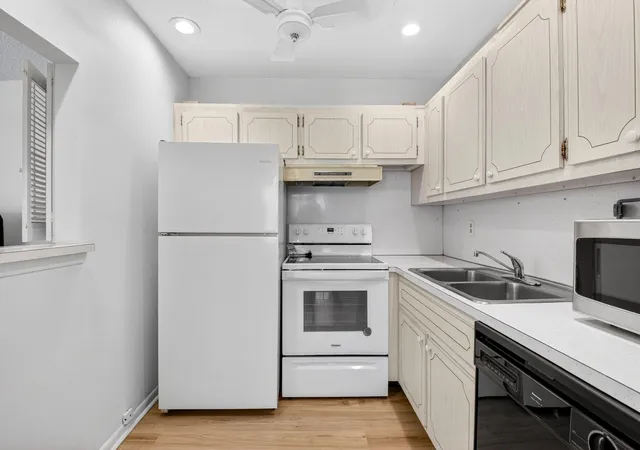2nd image of 480 Horizons #205, Boynton Beach, FL 33435 | MLS# R11161271
