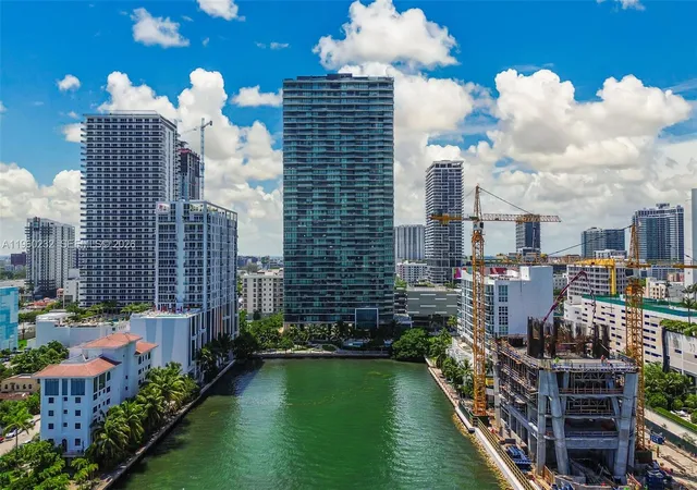 Homes for sale in Miami, FL | 460 28 704, Miami, FL 33137 | Houzeo