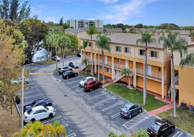 Condo for sale at 6205 Kendale Lakes Cir #289, Miami, FL 33183 | MLS# A11957041