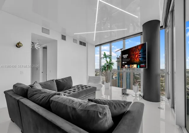 5th image of 1100 Biscayne Blvd #4907, Miami, FL 33132 | MLS# A11960498