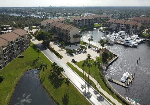 28th image of 901 Seafarer Cir #101, Jupiter, FL 33477 | MLS# F10550324