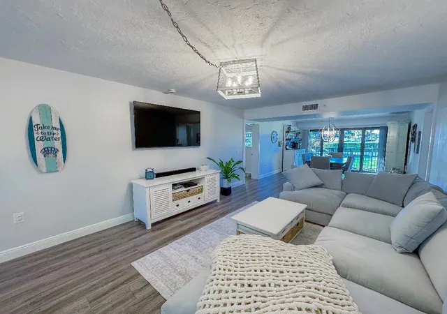 2nd image of 901 Seafarer Cir #101, Jupiter, FL 33477 | MLS# F10550324