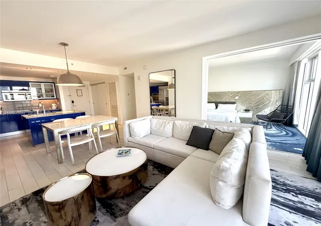 4th image of 3101 Bayshore Dr #704, Fort Lauderdale, FL 33304 | MLS# A11960866