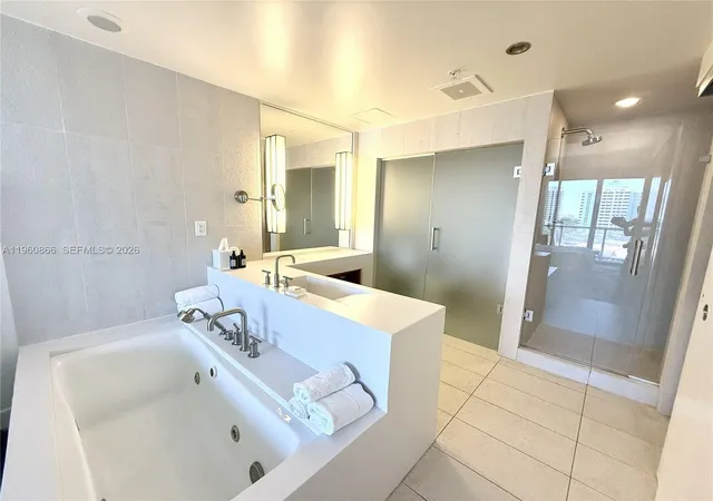 5th image of 3101 Bayshore Dr #704, Fort Lauderdale, FL 33304 | MLS# A11960866