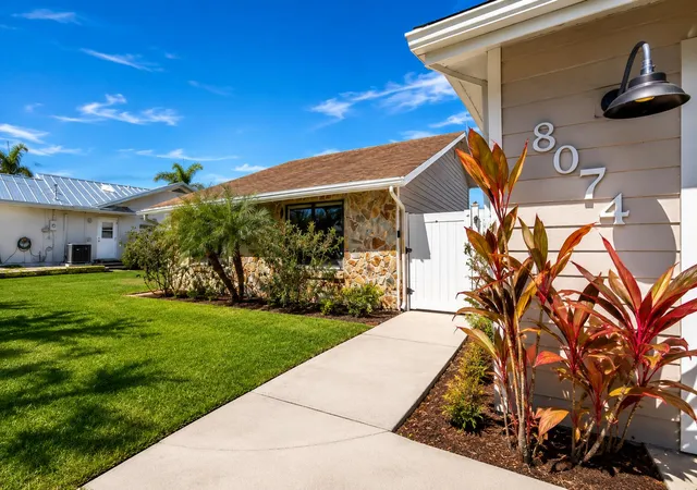 2nd image of 8074 Se River Lane Lane, Stuart, FL 34997 | MLS# R11161536