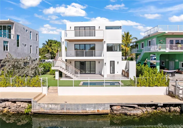 3rd image of 124 Orchid St, Plantation Key, FL 33070 | MLS# A11959736