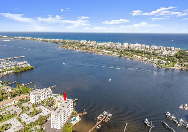 Photo 1 of Condo for sale at 231 E Lantana Rd #402, Lantana, FL 33462 | MLS# R11161730 | Listing updated on 2026-10-10