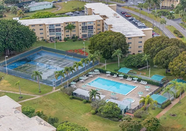 2nd image of 2601 Ne 3Rd Ct, Boynton Beach, FL 33435