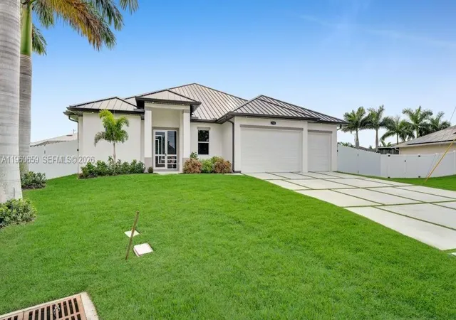 Homes for sale in Cape Coral, FL | 1726 Sw 36Th Ter,, Cape Coral, FL 33914 | MLS# A11960659