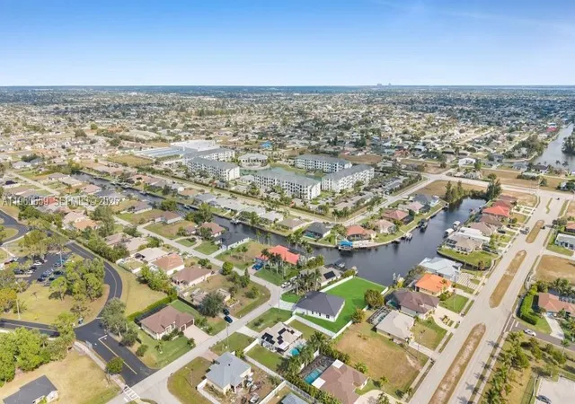 Homes for sale in Cape Coral, FL | 1726 Sw 36th Ter,, Cape Coral, FL 33914 | MLS# A11960659