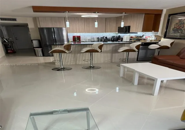 2nd image of 2801 Ne 183rd St #310W, Aventura, FL 33160 | MLS# A11961121