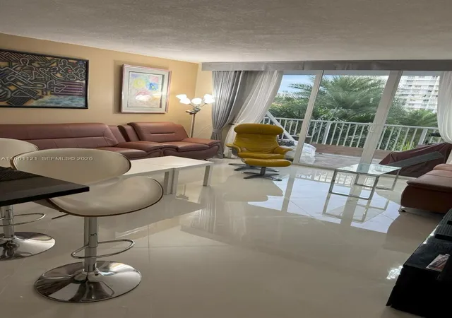 3rd image of 2801 Ne 183Rd St #310W, Aventura, FL 33160 | MLS# A11961121