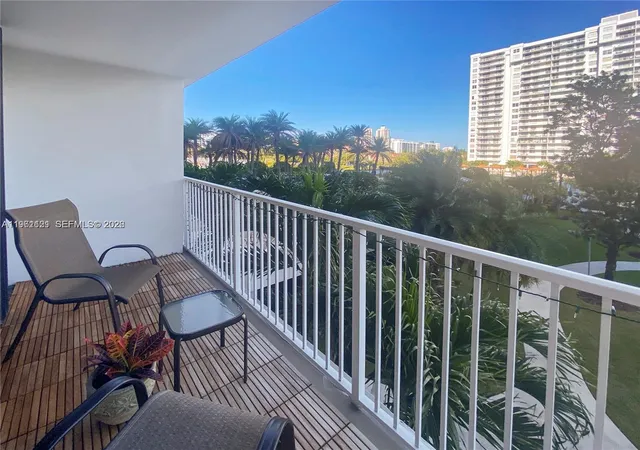 4th image of 2801 Ne 183Rd St #310W, Aventura, FL 33160 | MLS# A11961121