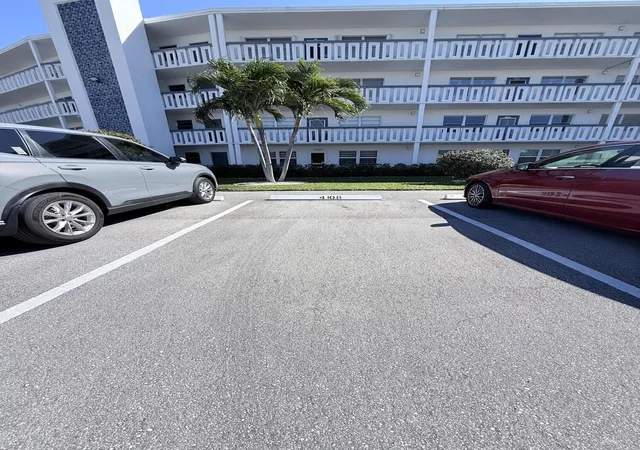 Photo 3 of Condo for sale at 4108 Oakridge V #4108, Deerfield Beach, FL 33442 | MLS# R11162034 | Listing updated on 2026-10-02