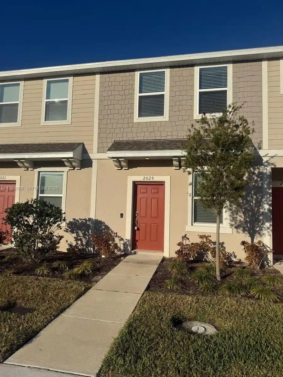 Listing Photo 1 - Condo for sale in 2025 Viewfinder located at 2025 Viewfinder, Kissimmee, FL 34758 - Unit #2025
