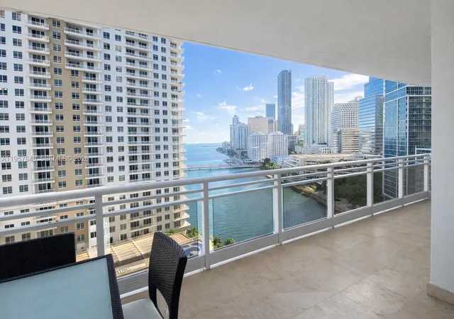 3rd image of 901 Brickell Key Blvd #1603, Miami, FL 33131 | MLS# A11957648