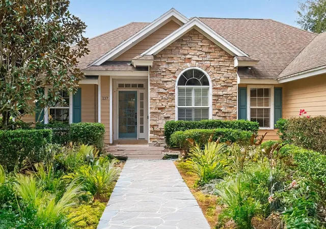 Photo 1 of Single family home for sale at 137 38th Court, Vero Beach, FL 32968 | MLS# F10550525 | Listing updated on 2026-09-23