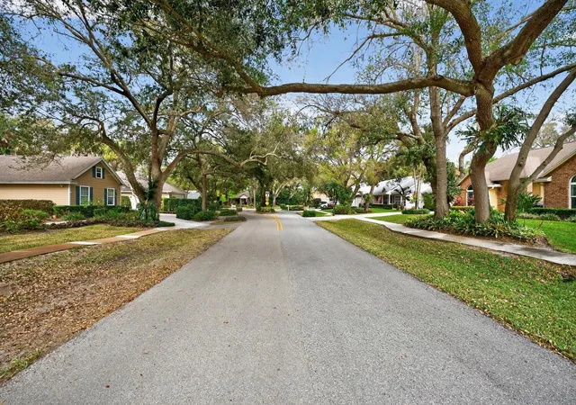 Photo 2 of Single family home for sale at 137 38th Court, Vero Beach, FL 32968 | MLS# F10550525 | Listing updated on 2026-09-23