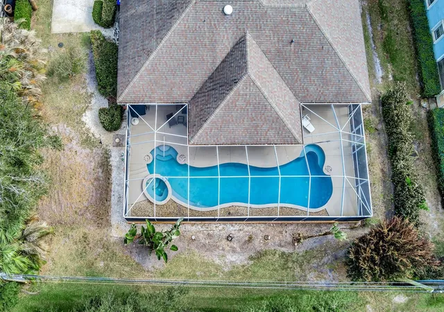 Photo 4 of Single family home for sale at 137 38th Court, Vero Beach, FL 32968 | MLS# F10550525 | Listing updated on 2026-09-23
