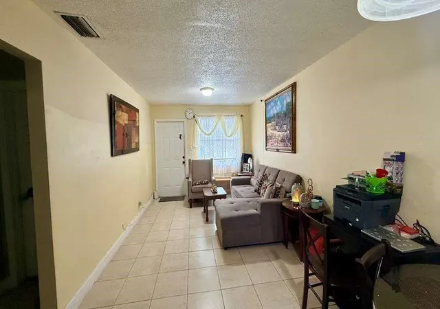 Photo 3 of Multi family home for sale at 280 Ne 40th Court, Oakland Park, FL 33334 | MLS# F10550393 | Listing updated on 2026-10-10