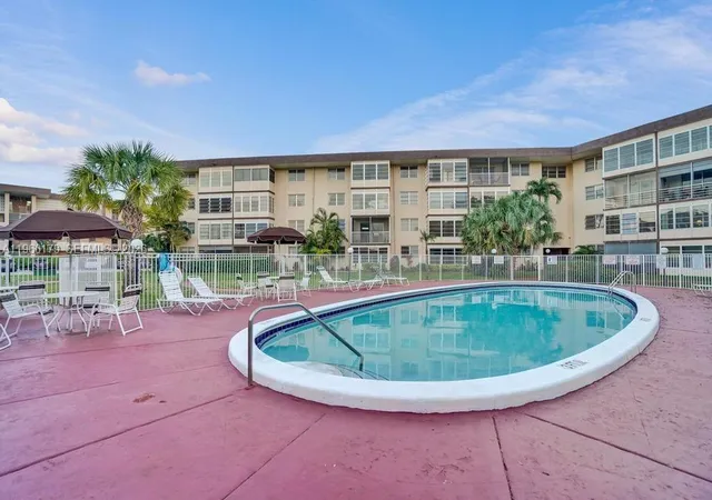 37th image of 2900 Nw 47th Ter #405B, Lauderdale Lakes, FL 33313 | MLS# A11960179