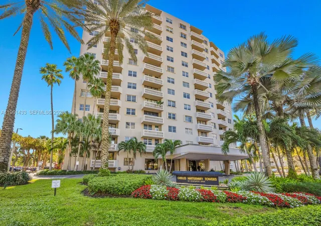 2nd image of 90 Edgewater Dr #PH25, Coral Gables, FL 33133 | MLS# A11961433