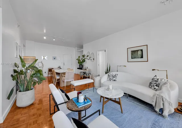 3rd image of 90 Edgewater Dr #PH25, Coral Gables, FL 33133 | MLS# A11961433