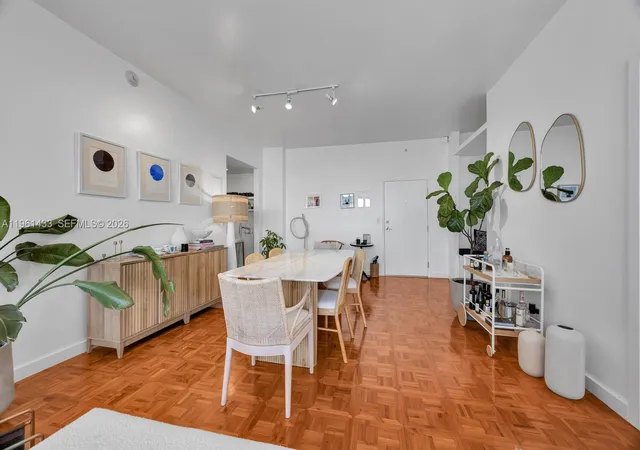 5th image of 90 Edgewater Dr #PH25, Coral Gables, FL 33133 | MLS# A11961433