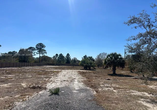 3rd image of 648 Hunting Club Ave, Clewiston, FL 33440 | MLS# A11962350