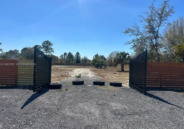 4th image of 648 Hunting Club Ave, Clewiston, FL 33440 | MLS# A11962350