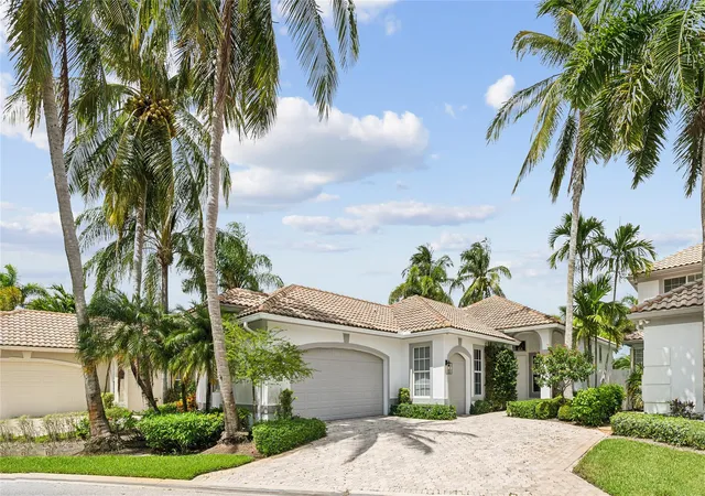 Photo 1 of Single family home for sale at 2602 Players Ct, Wellington, FL 33414 | MLS# F10548760 | Listing updated on 2026-09-23