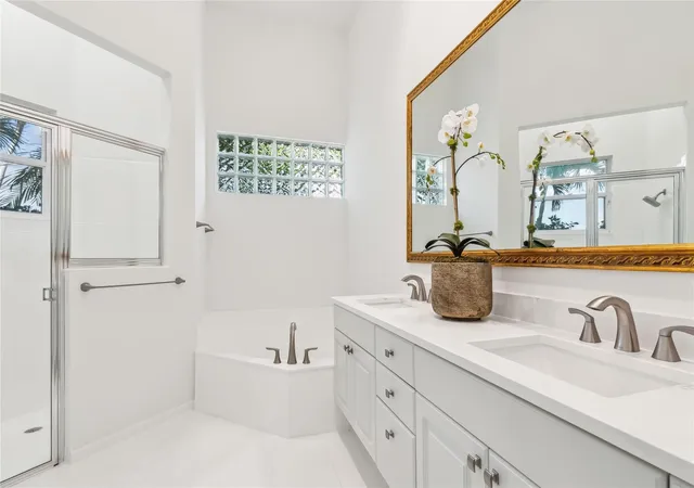 Photo 4 of Single family home for sale at 2602 Players Ct, Wellington, FL 33414 | MLS# F10548760 | Listing updated on 2026-09-23