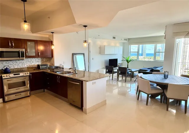 3rd image of 19900 E Country Club Dr #TS03, Miami, FL 33180 | MLS# A11960805