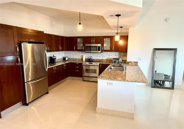 4th image of 19900 E Country Club Dr #TS03, Miami, FL 33180 | MLS# A11960805