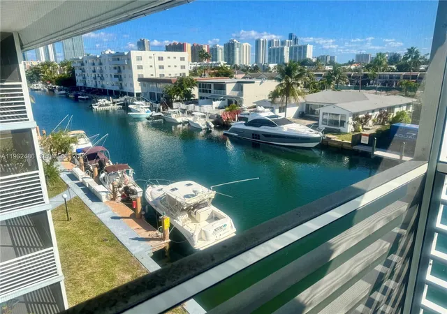 2nd image of 3750 Ne 169Th St, South Miami, FL 33160