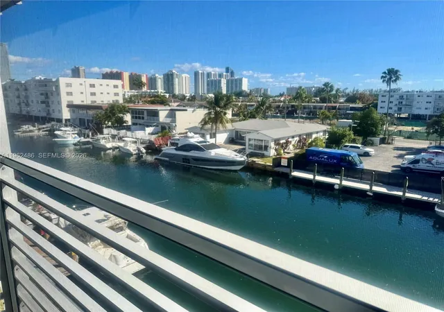 3rd image of 3750 Ne 169Th St, South Miami, FL 33160