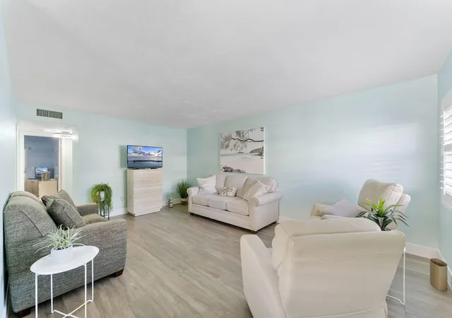 1st image of 3322 Cynthia Ln #102, Lake Worth Beach, FL 33461 | MLS# R11162471
