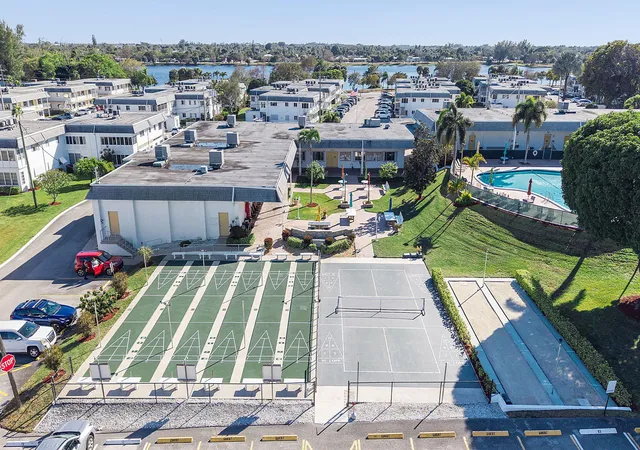 2nd image of 3322 Cynthia Ln, Lake Worth Beach, FL 33461