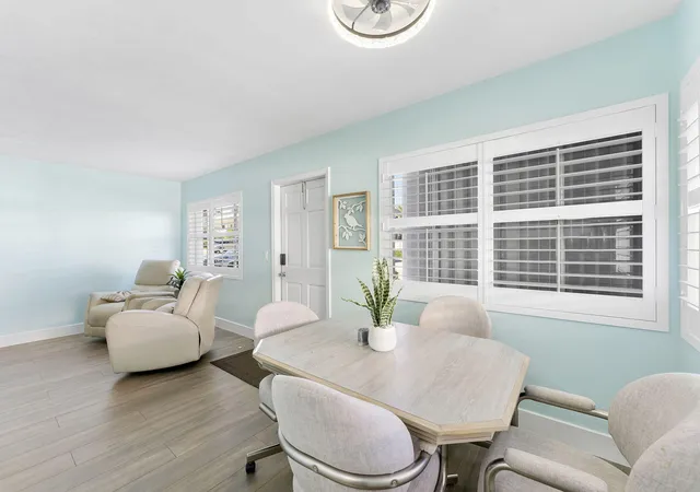 3rd image of 3322 Cynthia Ln #102, Lake Worth Beach, FL 33461 | MLS# R11162471