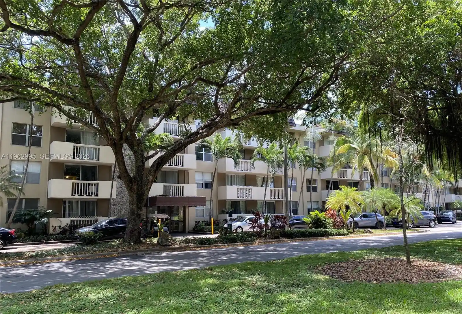 1800 Sans Souci Blvd, 1800 Sans Souci Blvd, South Miami, FL 33181