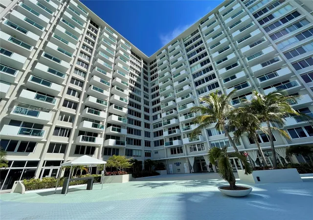 2nd image of 1200 W Ave 1418, Miami Beach, FL 33139