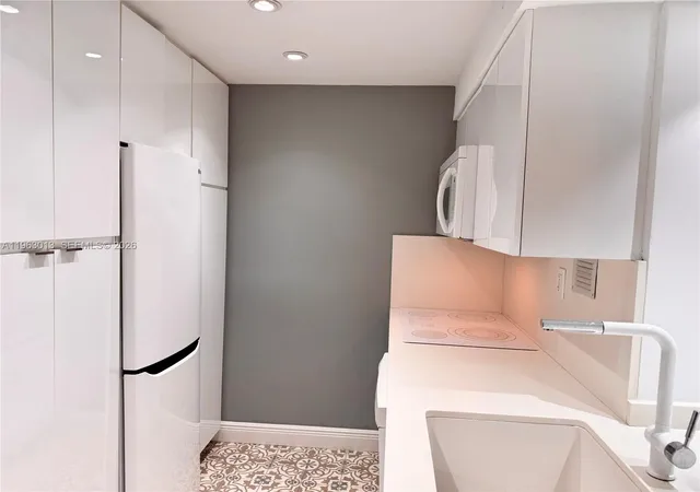 5th image of 1200 W Ave 1418 #1418, Miami Beach, FL 33139 | MLS# A11963013