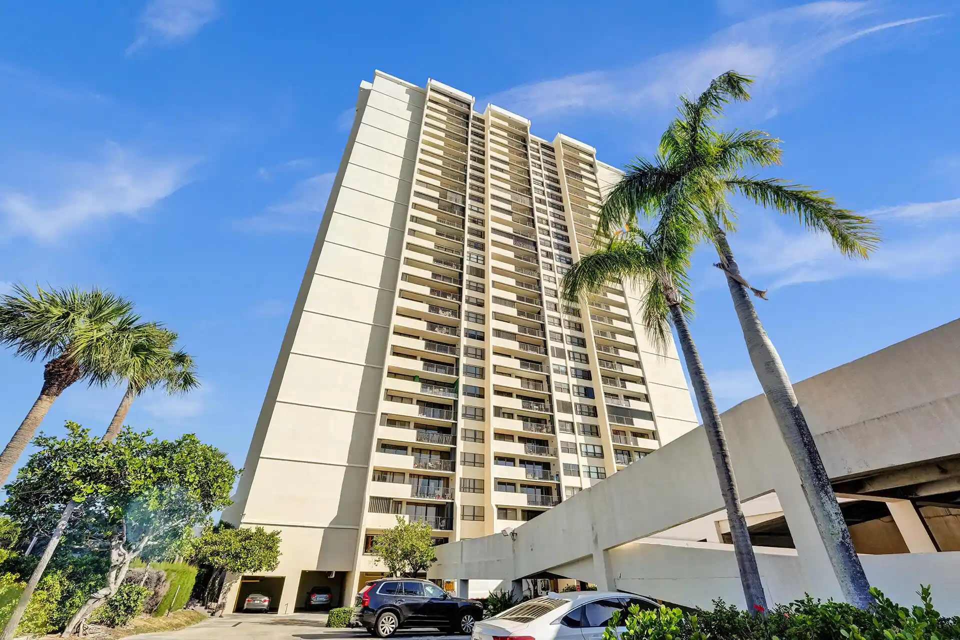Photo 1 of Condo for sale at 5600 N Flagler Dr #805, West Palm Beach, FL 33407 | MLS# R11162595 | Listing updated on 2026-10-28