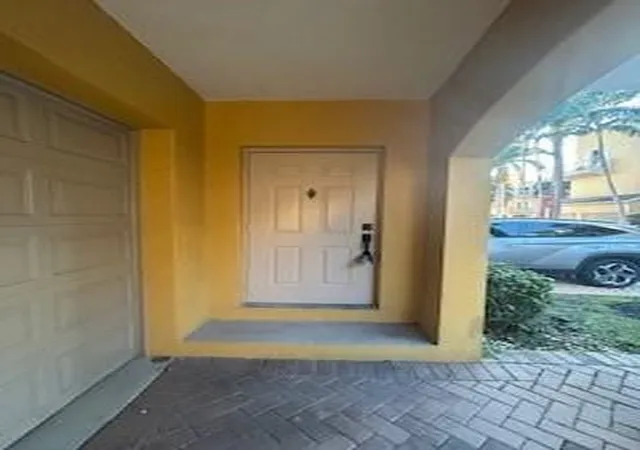 Photo 1 of Townhouse for sale at 2337 Vintage Dr, Lighthouse Point, FL 33064 | MLS# F10551517 | Listing updated on 2026-10-10