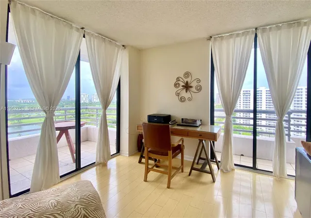 4th image of 3300 Ne 191St St #1807, Miami, FL 33180 | MLS# A11962753