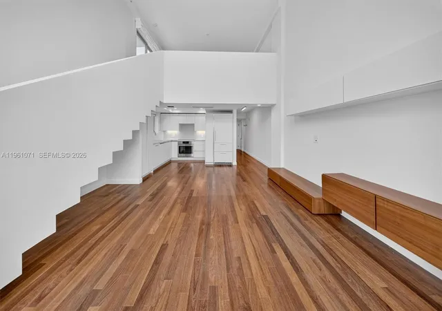 2nd image of 245 Michigan Ave, Miami Beach, FL 33139