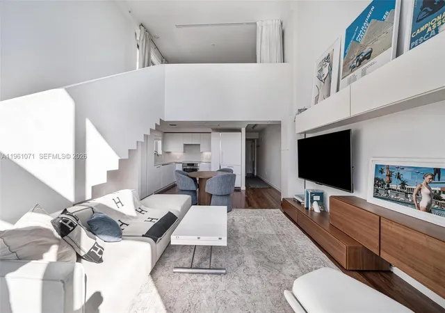 3rd image of 245 Michigan Ave, Miami Beach, FL 33139