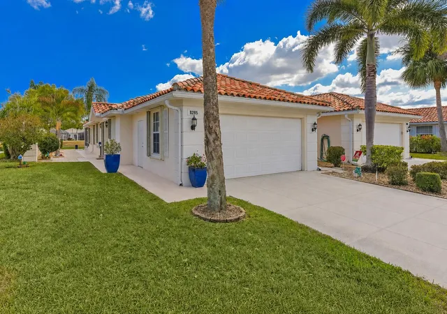 Photo 1 of Single family home for sale at 8285 Se Double Tree Dr, Hobe Sound, FL 33455 | MLS# R11162713 | Listing updated on 2026-10-08